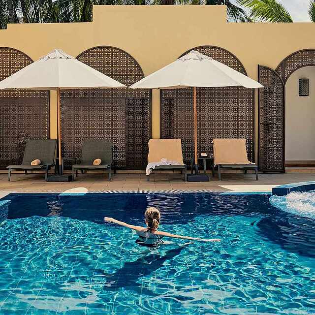 Pool mit integriertem Whirlpool