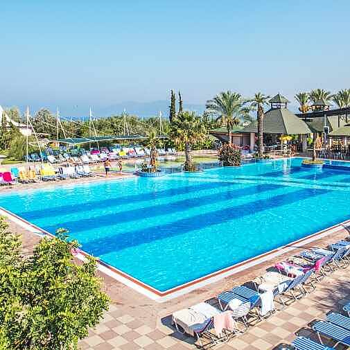 TUI BLUE Ephesus Pool TUI BLUE Ephesus Pool Liegen Gras Pflanzen