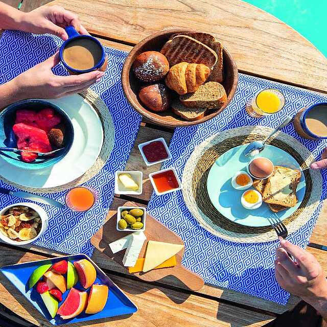 Frühstück mit kontinentalen und amerikanischen Leckereien im TUI BLUE Elounda Village