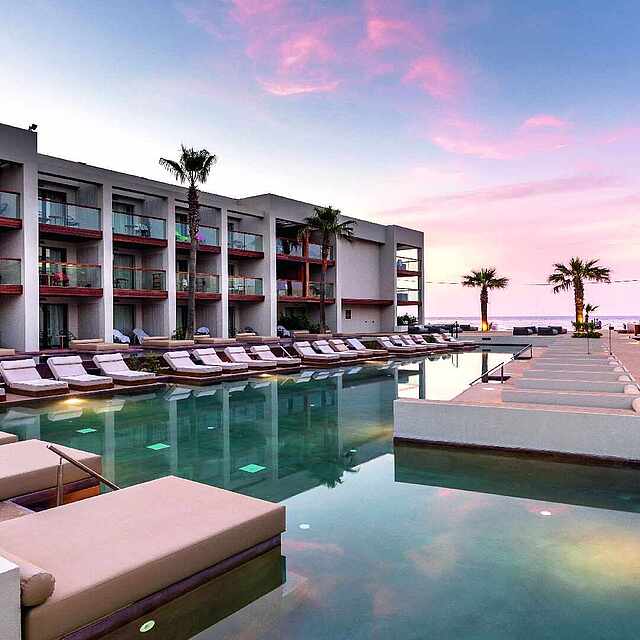 TUI BLUE Zante Maris Pool bei Sonnenuntergang