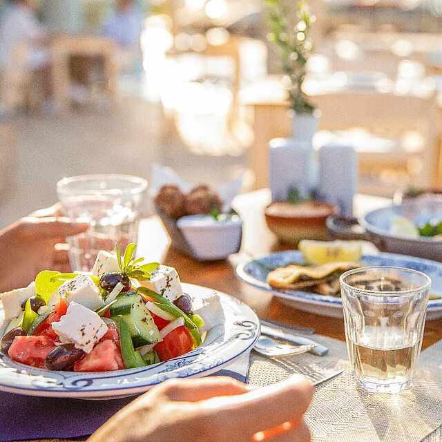 Cretan specialities in the à la carte restaurant "Taverna"