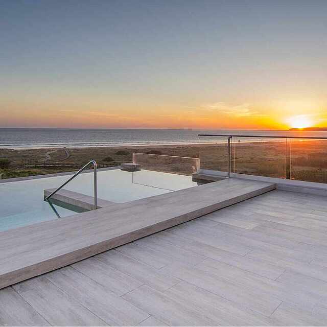 Infinitypool beim Sonnenuntergang