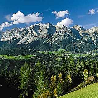Aussicht über Berge Schladming, Österreich